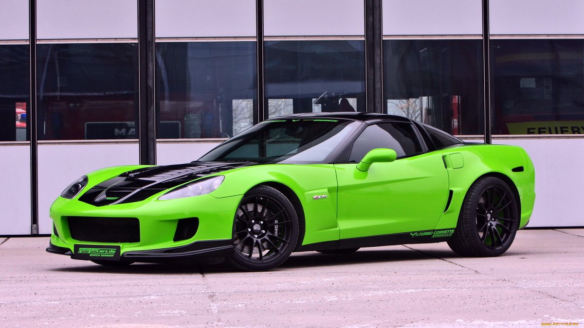 Ламборджини с зелеными колесами