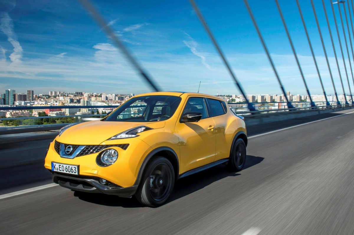 Nissan Juke 2020 желтый