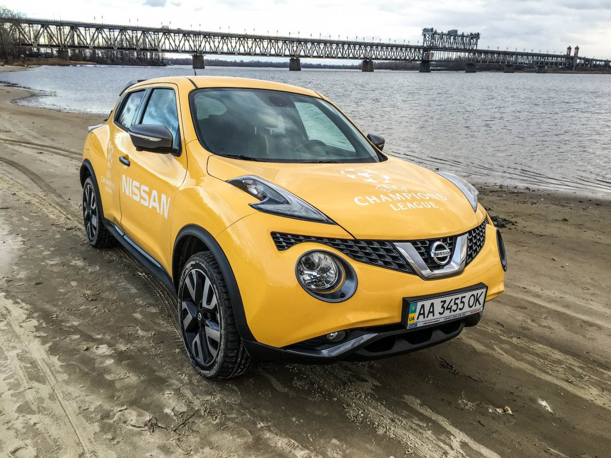 Ниссан Жук 2000г