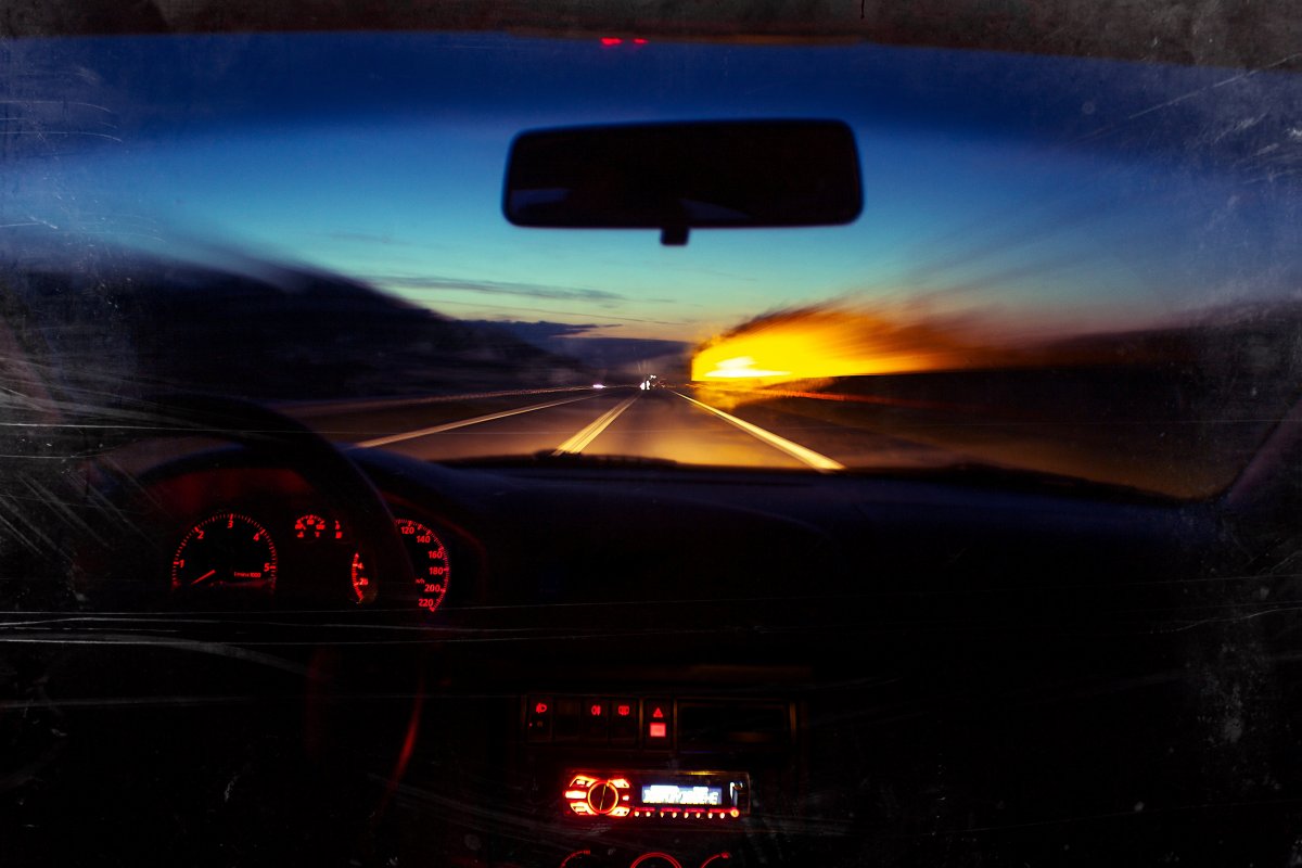 Вид из лобового окна машины