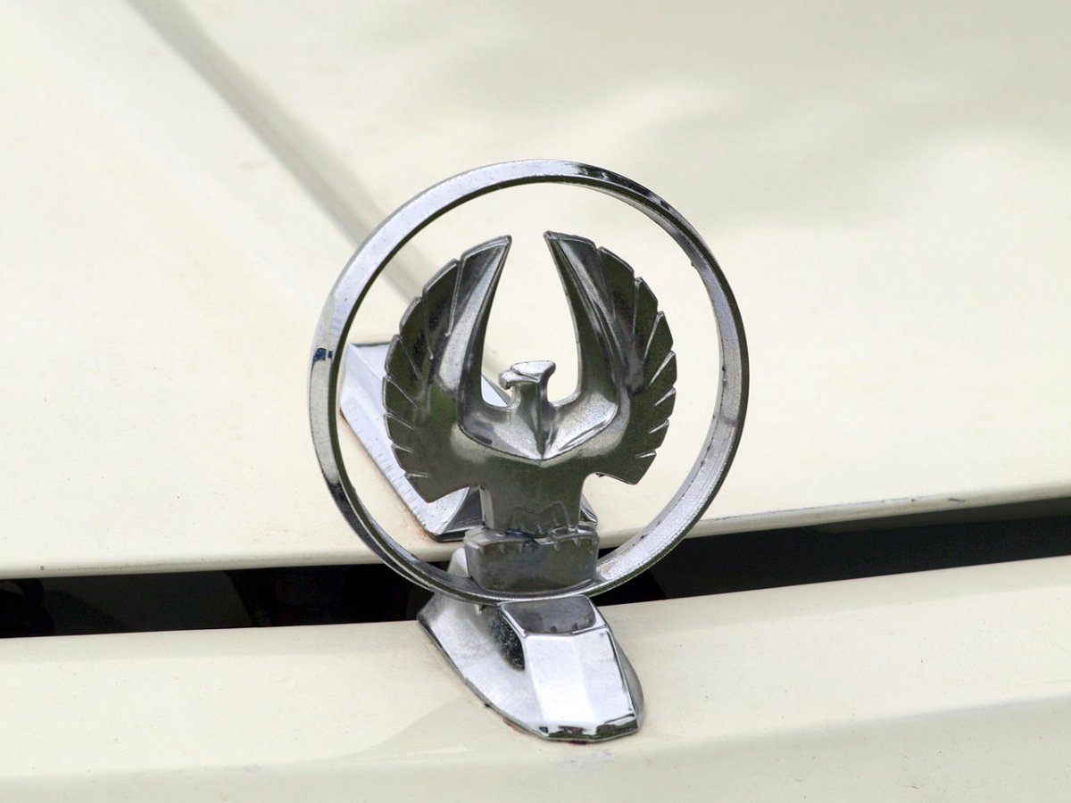 Эмблема на капот Киа Мохаве