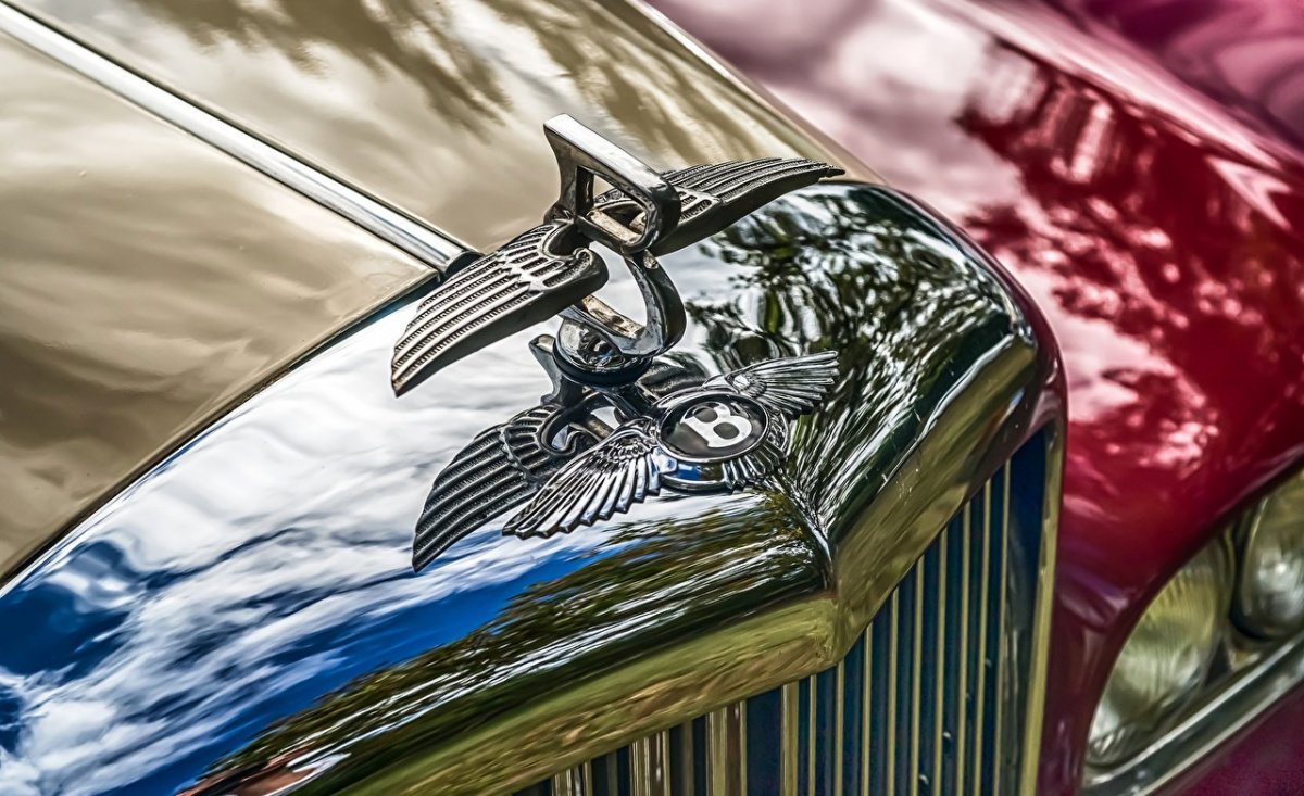 Bentley шильдик