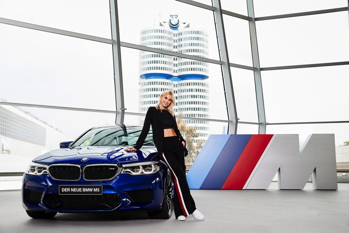 Девки на БМВ