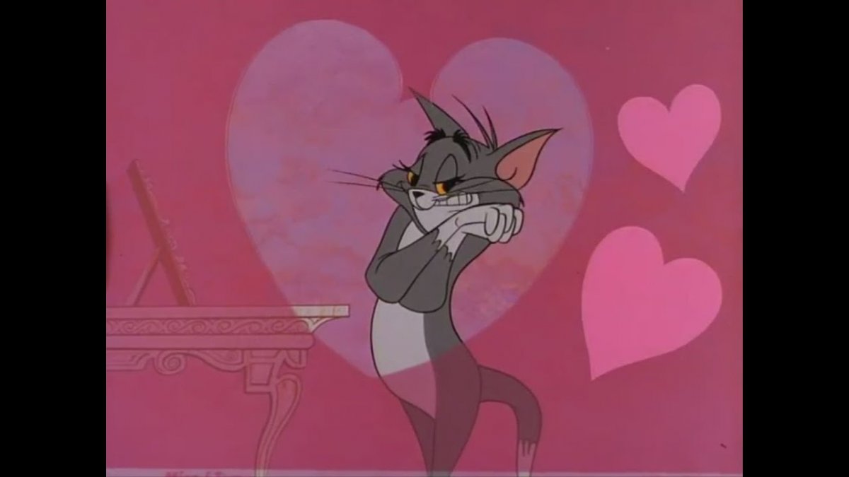 Том с сердечками