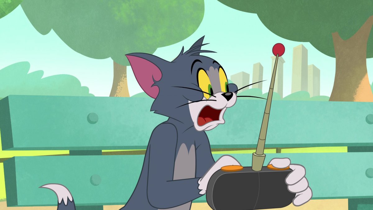 Кот из том и Джерри целует кошку