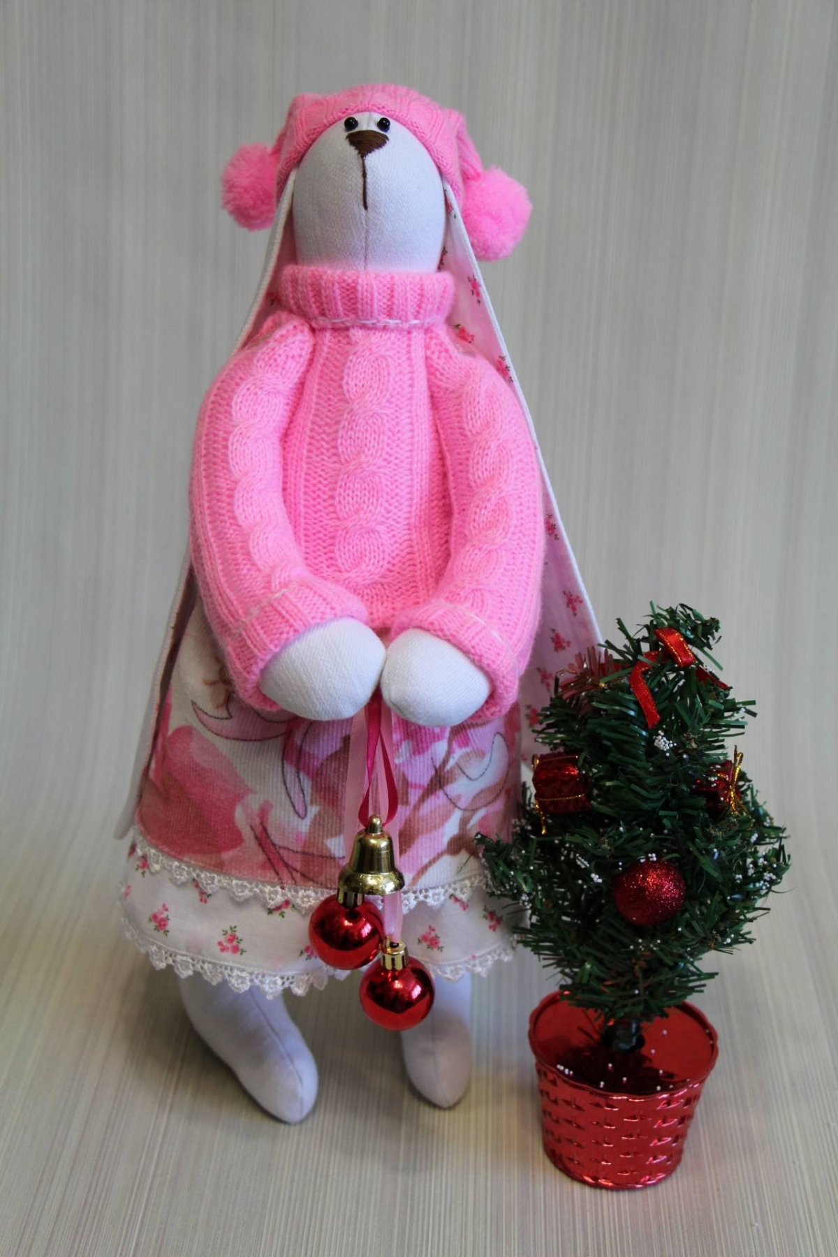 Новогодняя игрушка Зайка