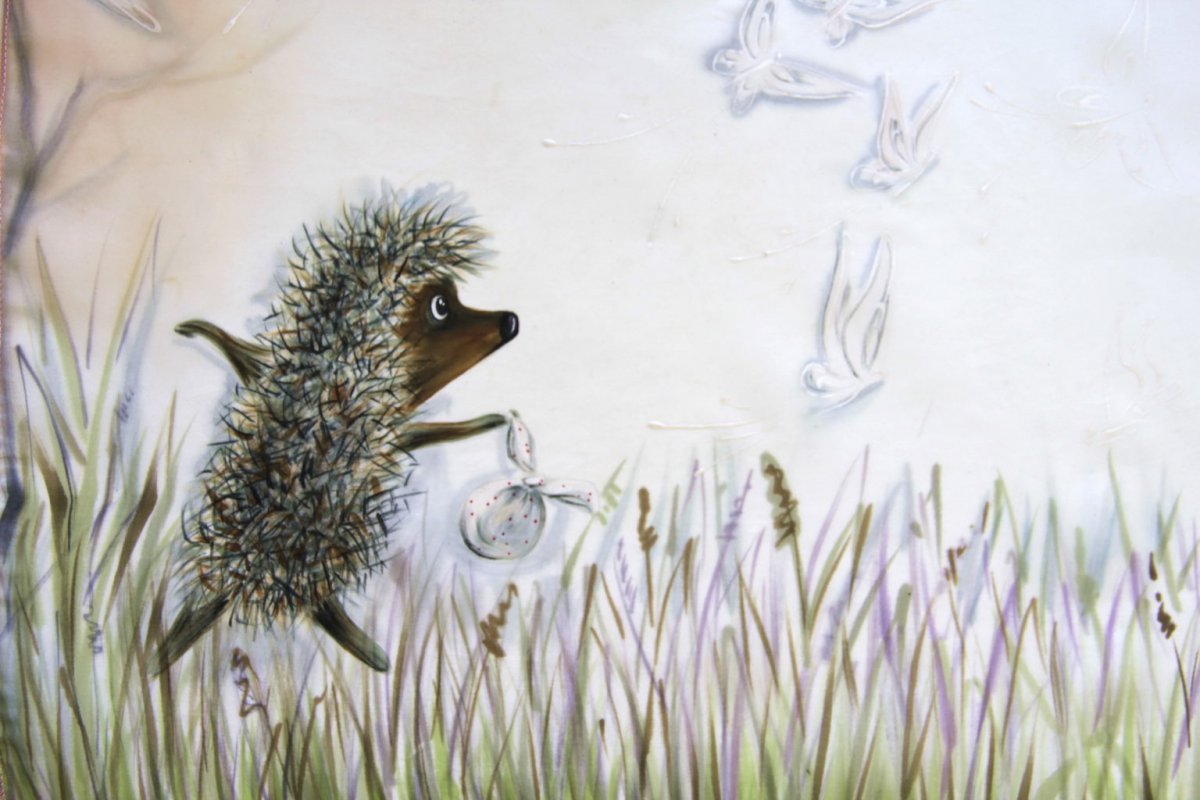 Ежик и Медвежонок пьют чай