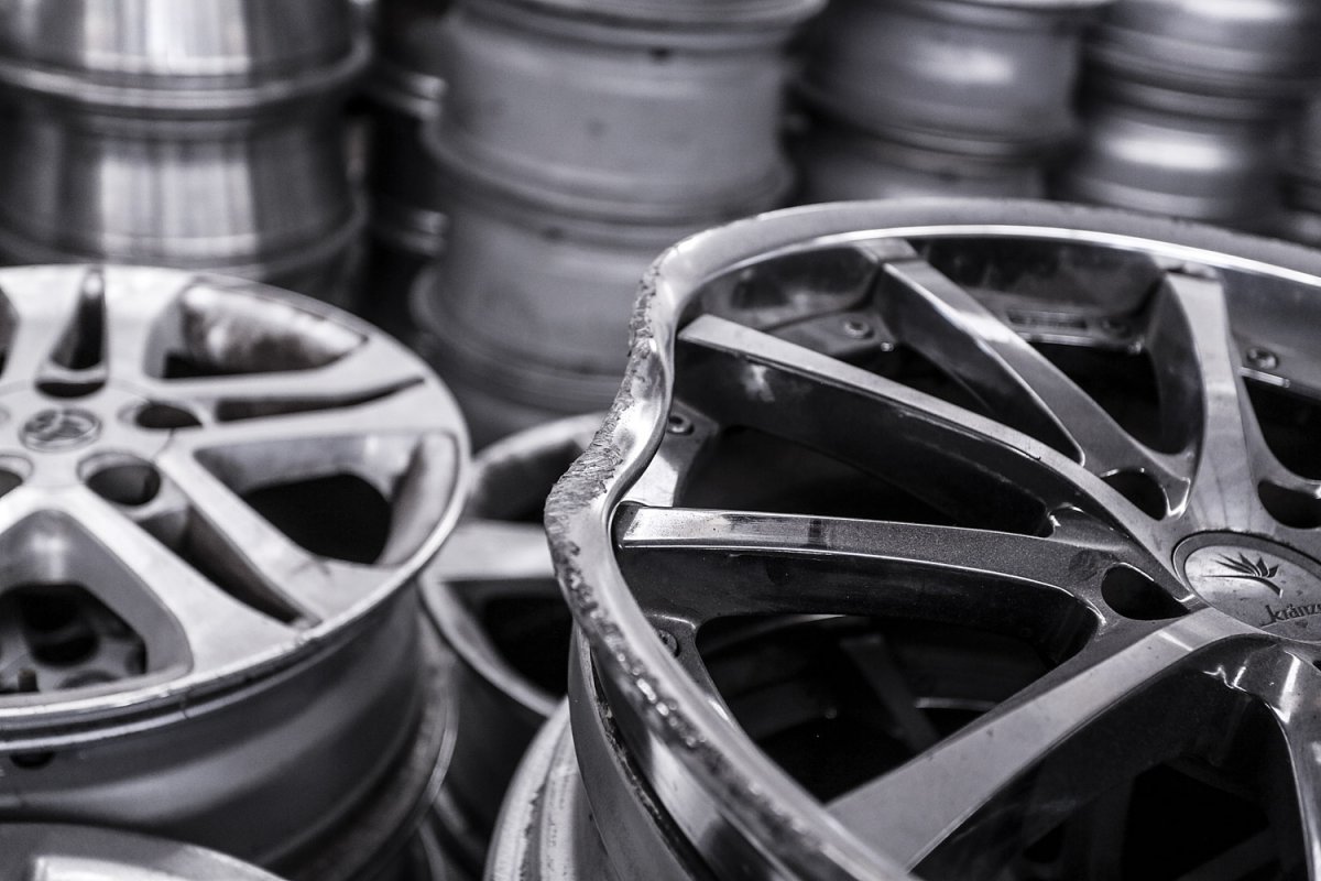 Колесный диск Niche Pantano 10x19/5x120 d72.6 et40 Matte Black with Gloss Black Lip