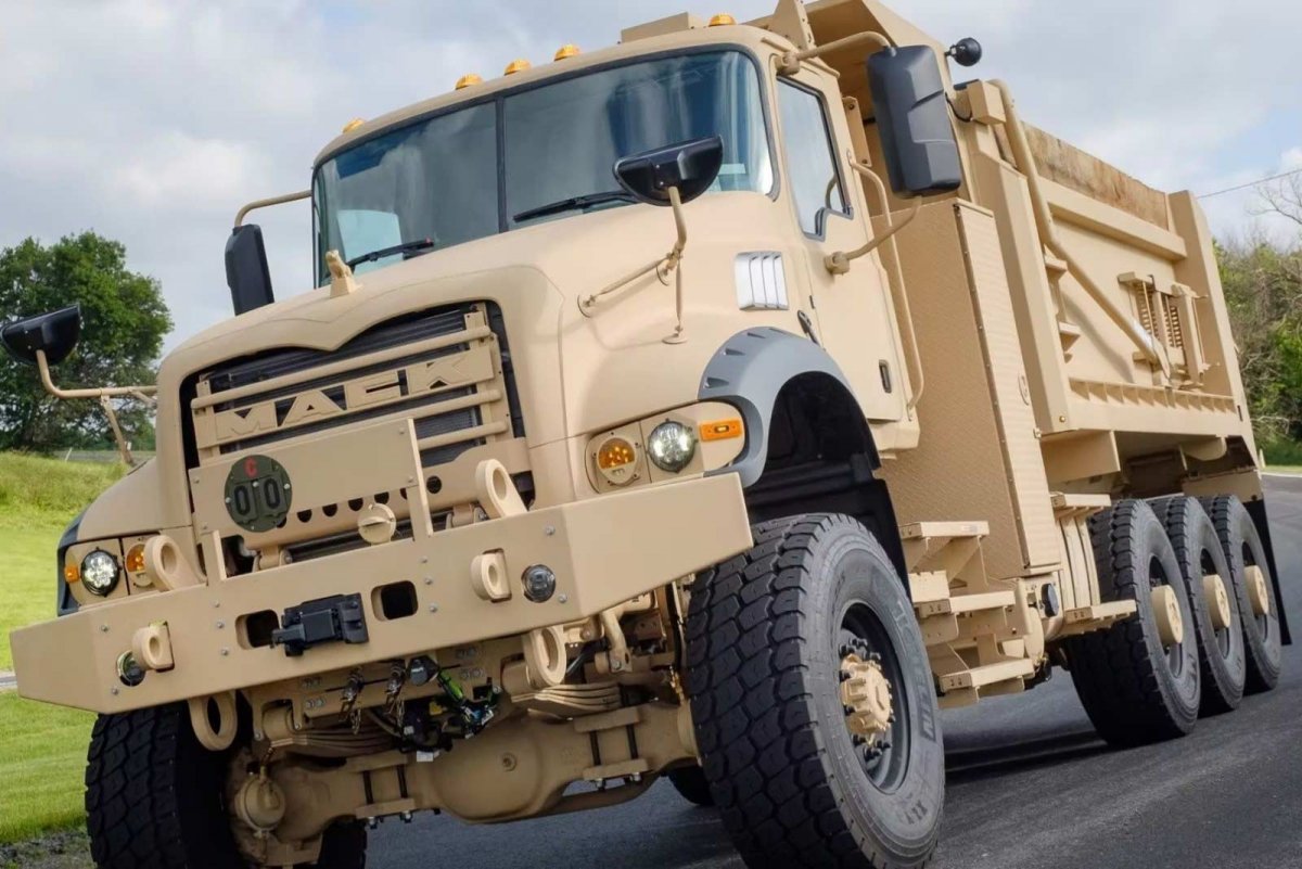 Mack Trucks Грузовики