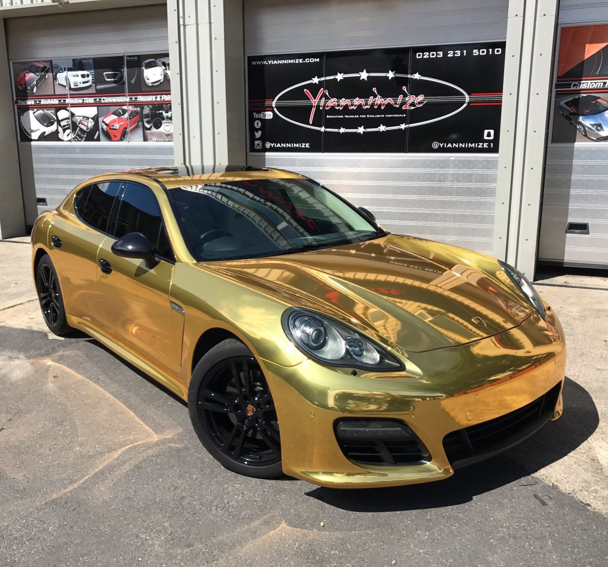 Порше Панамера золотой