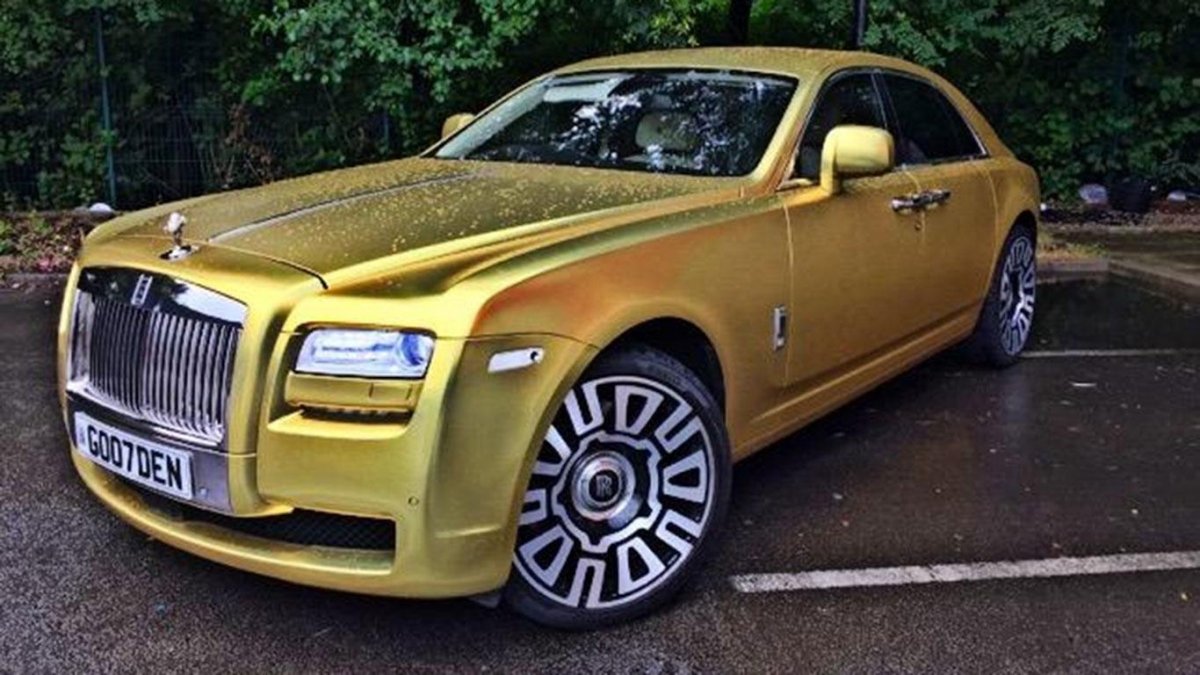 Золотой Rolls Royce Phantom
