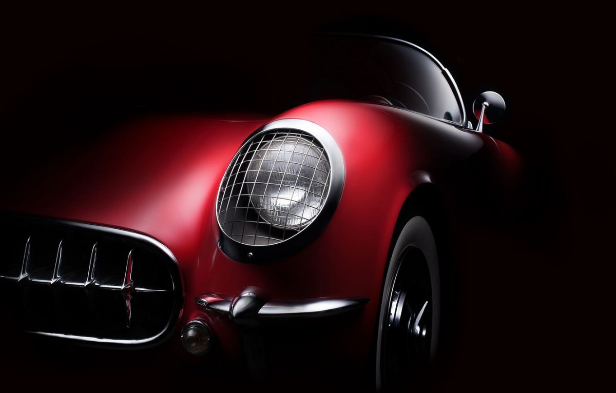 Красный автомобиль арт