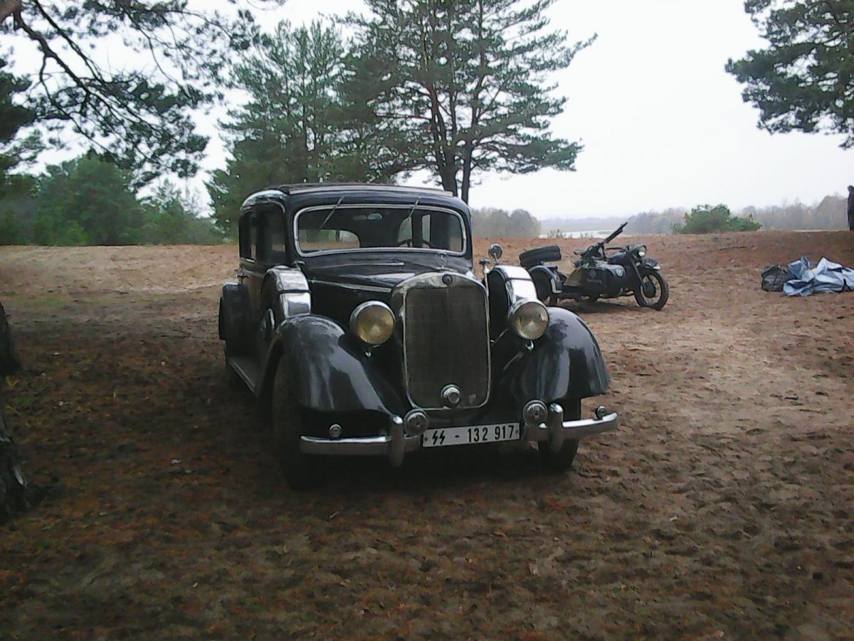 Мерседес Бенц 230 Штирлица модель 1/43