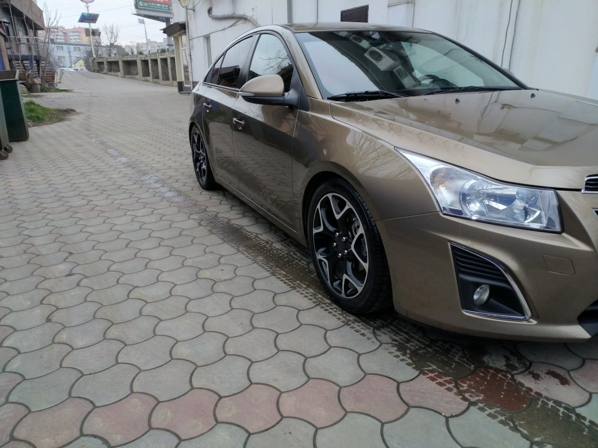 Шевроле Круз бежевый металлик