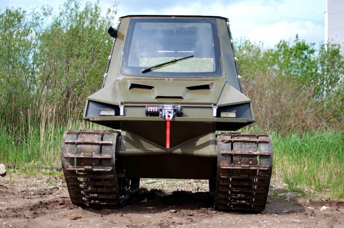 Вездеход с бортовым поворотом