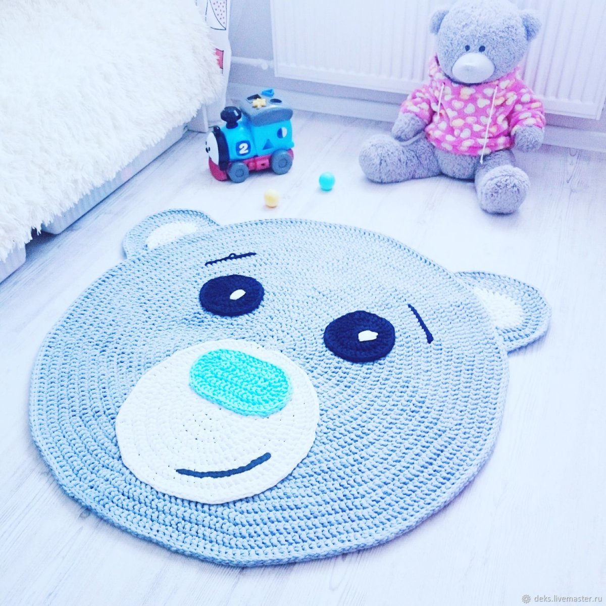 Детский коврик из трикотажной пряжи