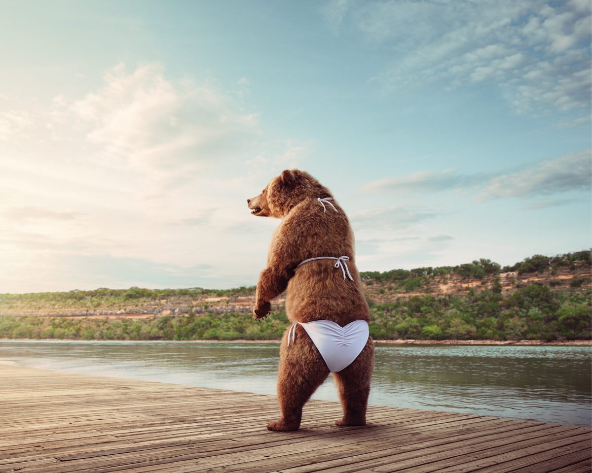 Девушка с мишкой без лица