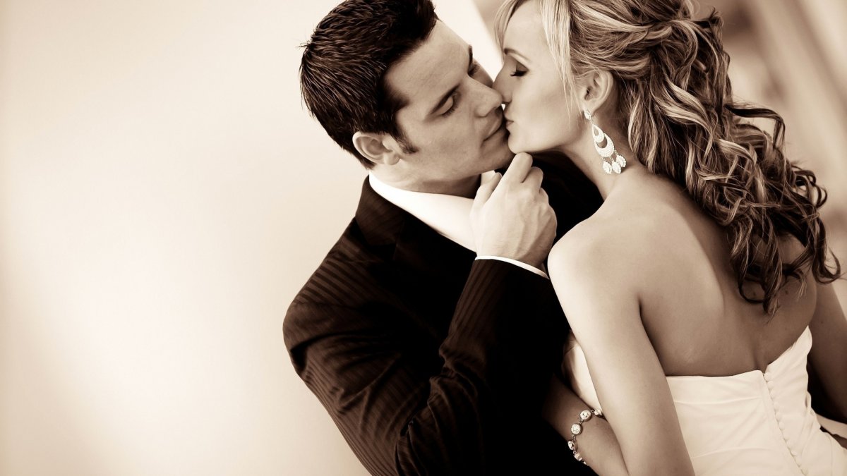 Красивая пара влюбленных