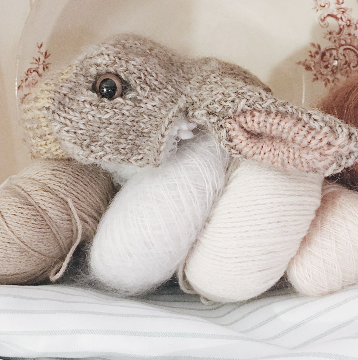 Кофейный зайчик мягкий белый