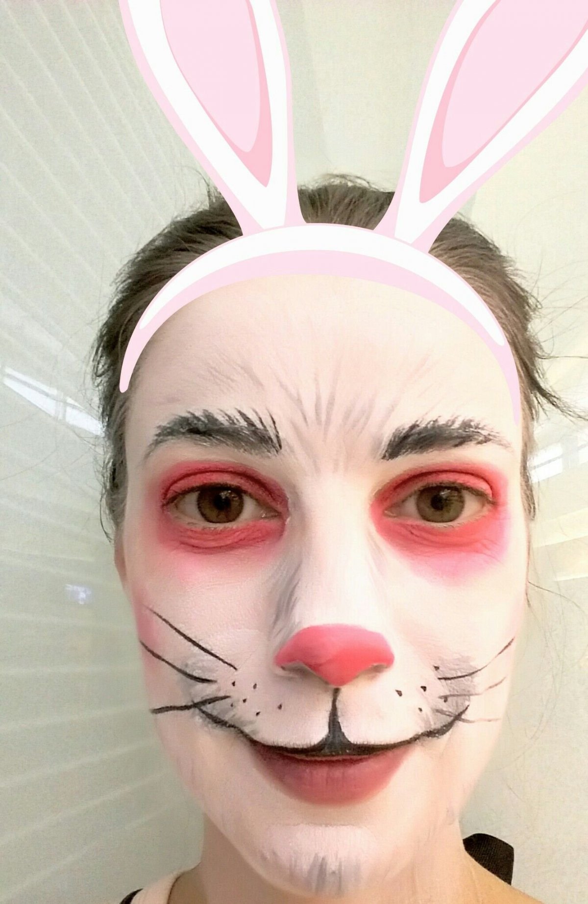 Мордочка зайца на лице