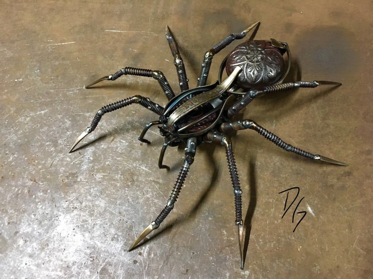 Металлический паук