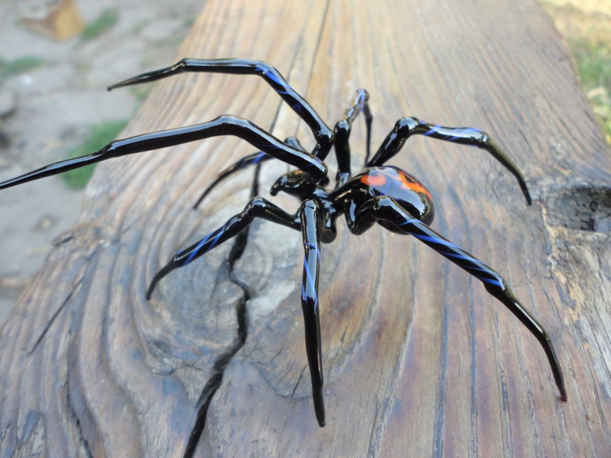 Металлический паук