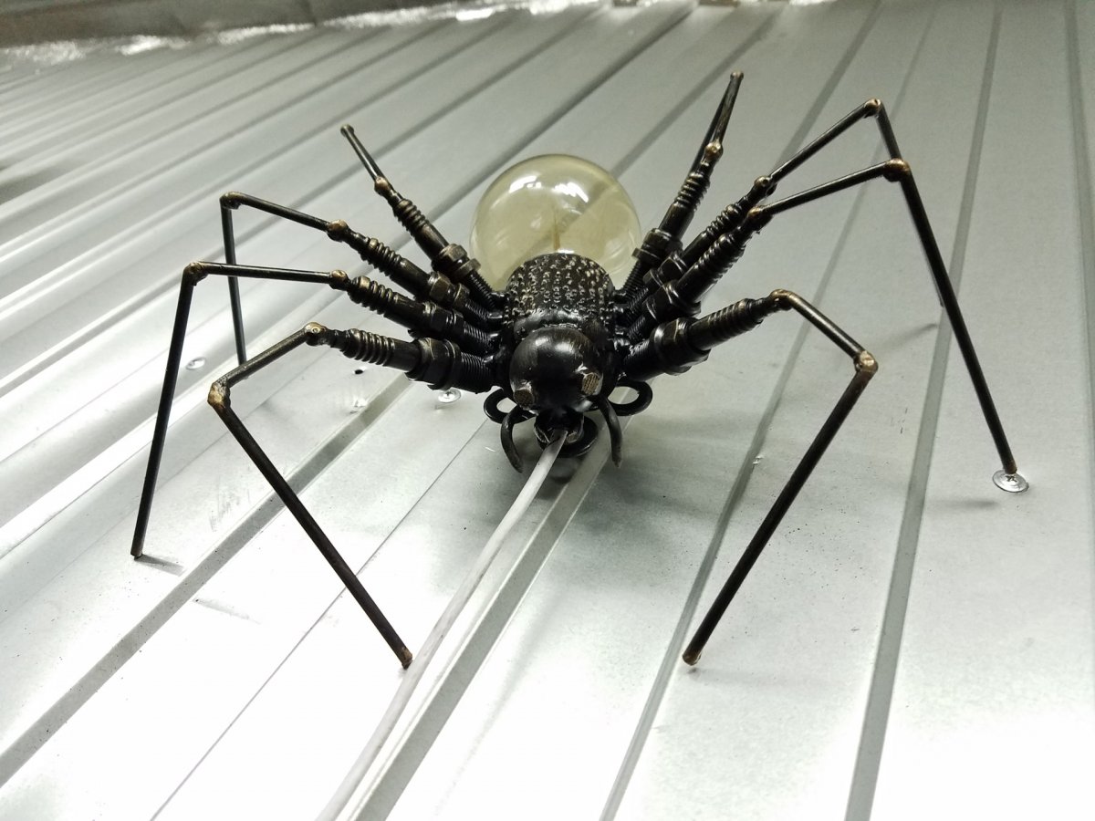 Паук из металла