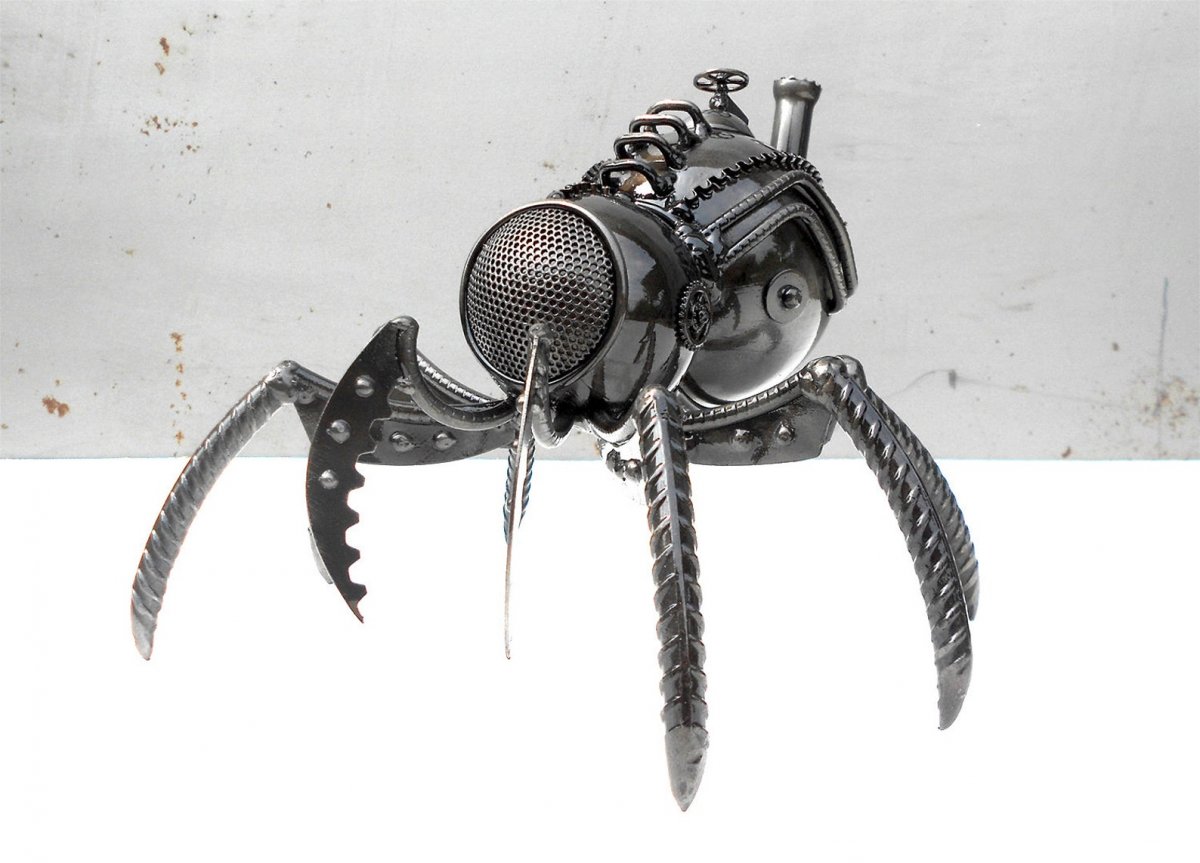 Паук из металла