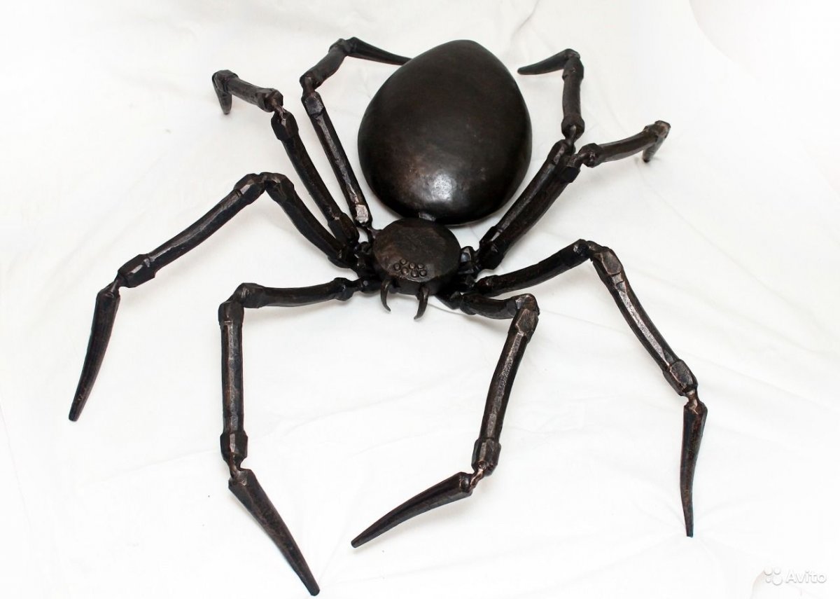 Паук из железа