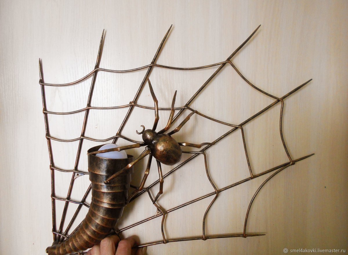 Паучок из металла