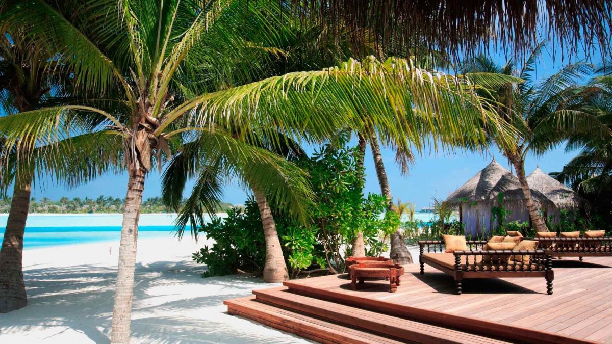 Бунгало на закате Бали