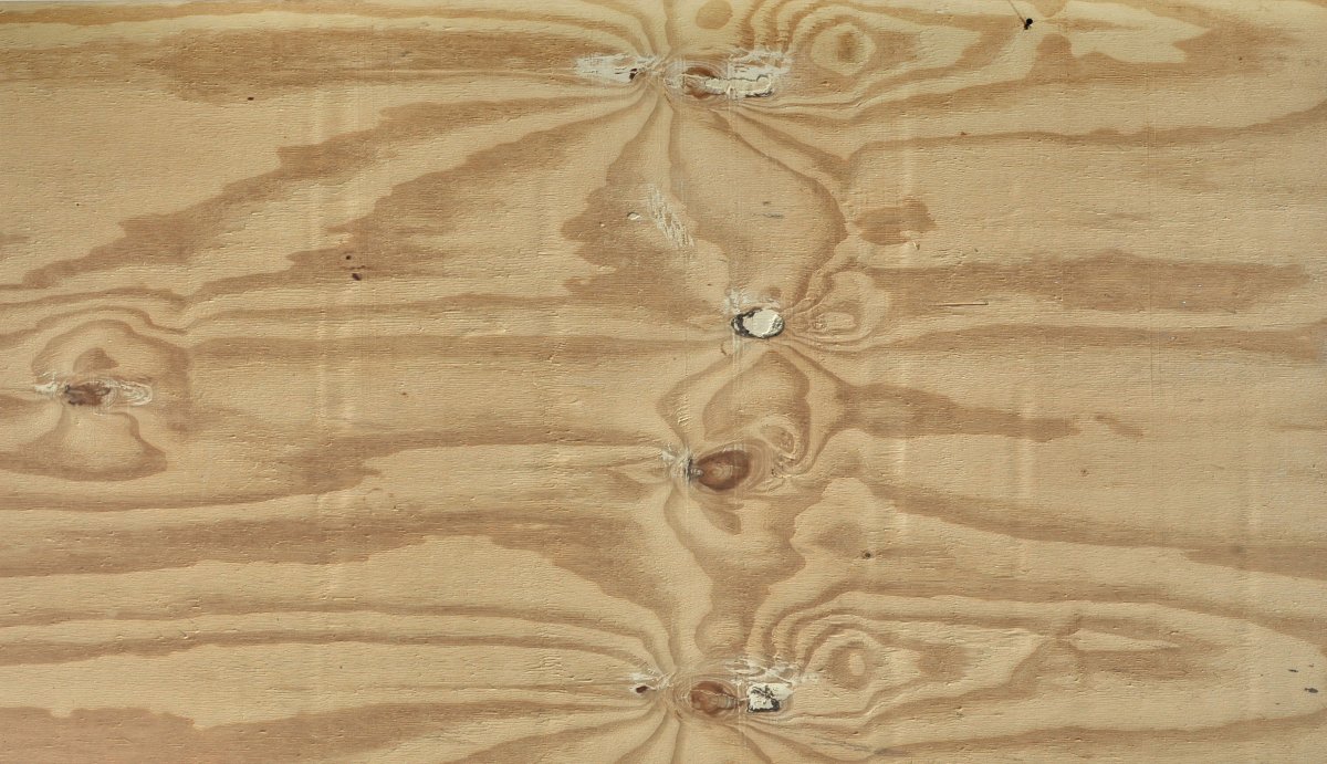 Текст на фанере