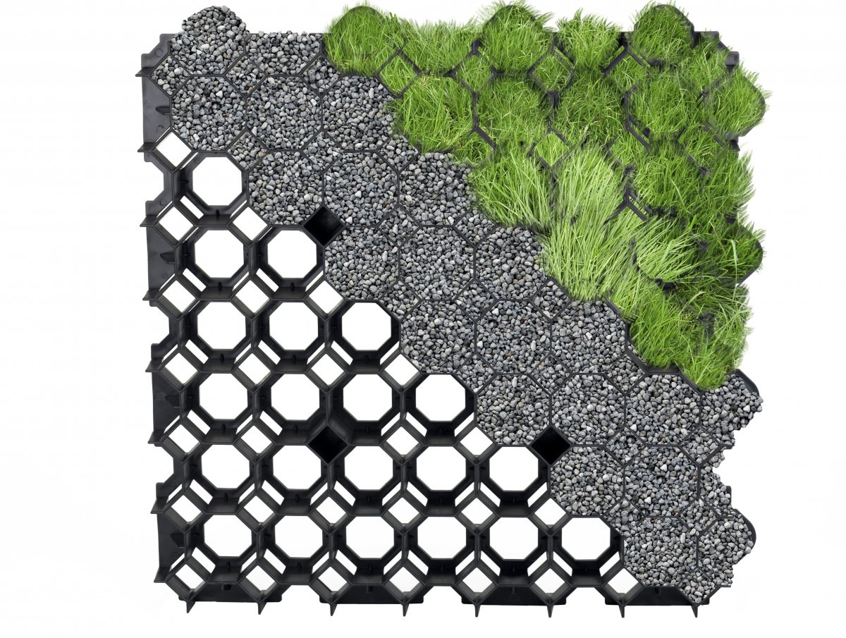 Тротуарная плитка с травой в швах