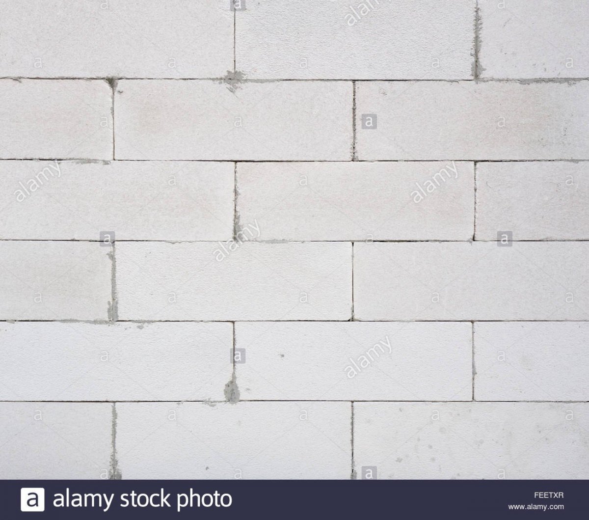 Стена из каменных блоков