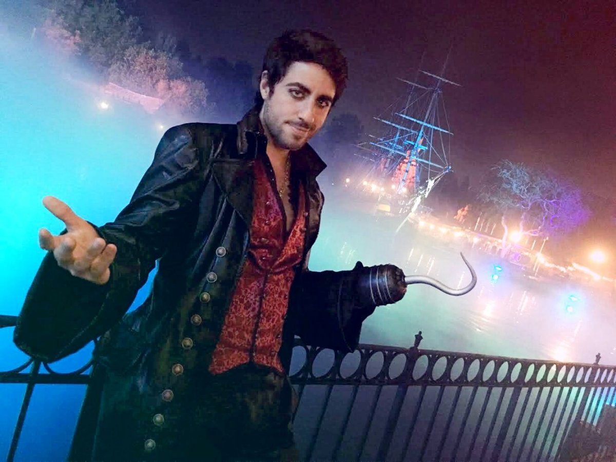 Капитан крюк Дисней