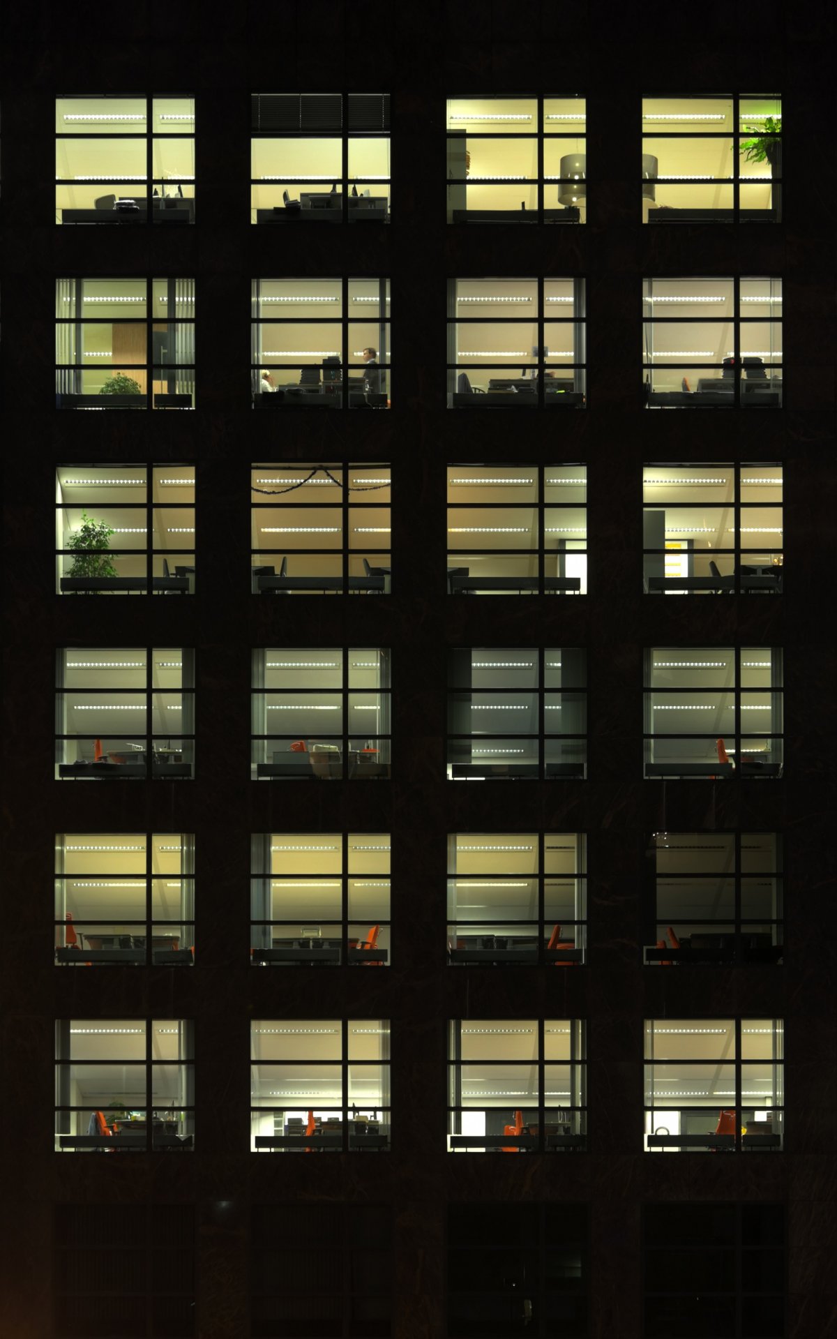 Свет в окне