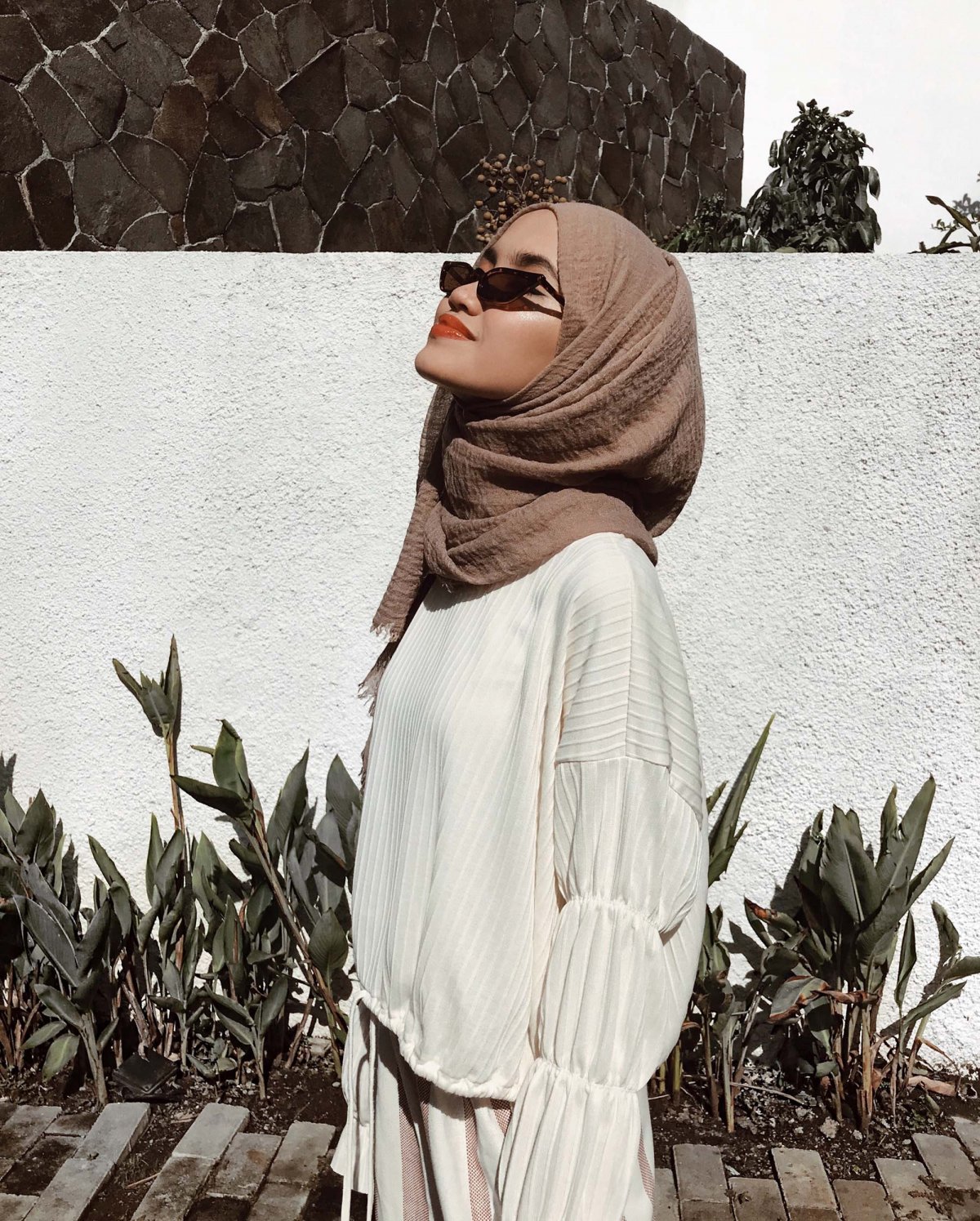 Девушка в хиджабе иллюстрация