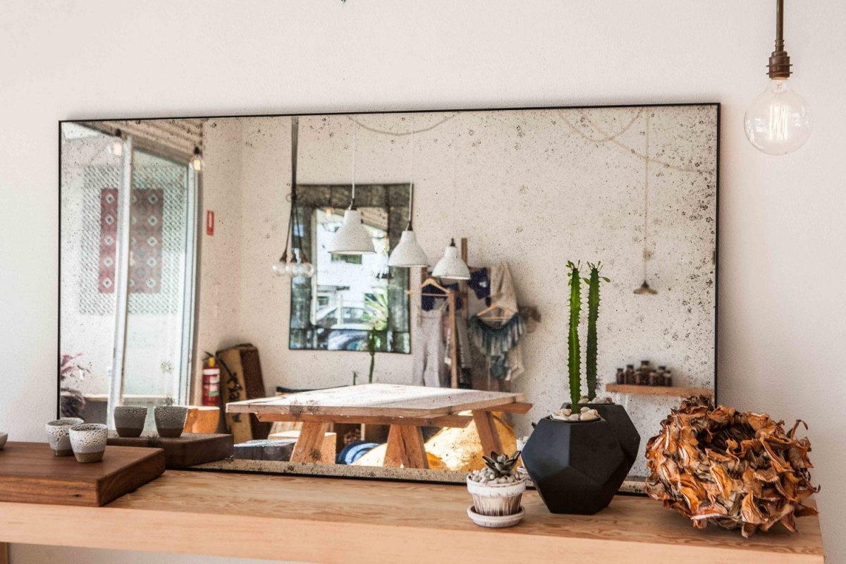 Античное зеркало в интерьере