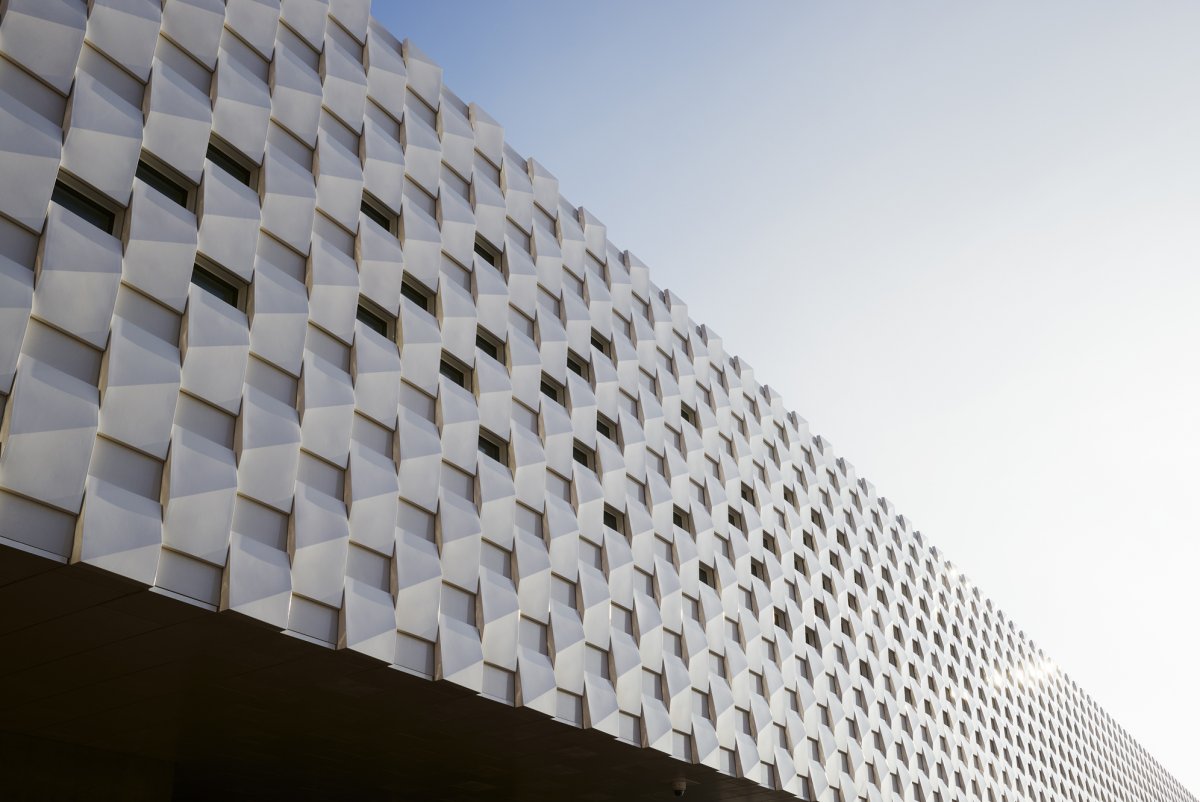 Керамический фасад здания