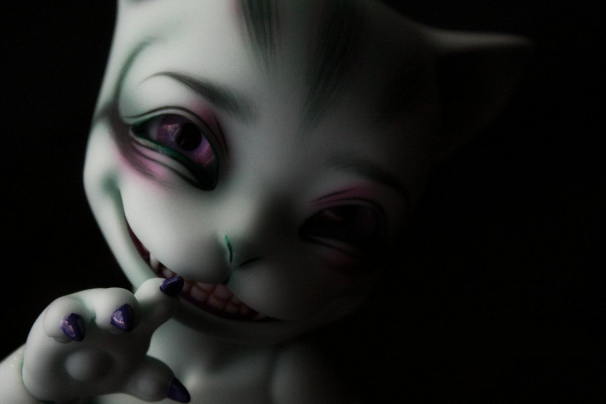 Череп на черном фоне Минимализм