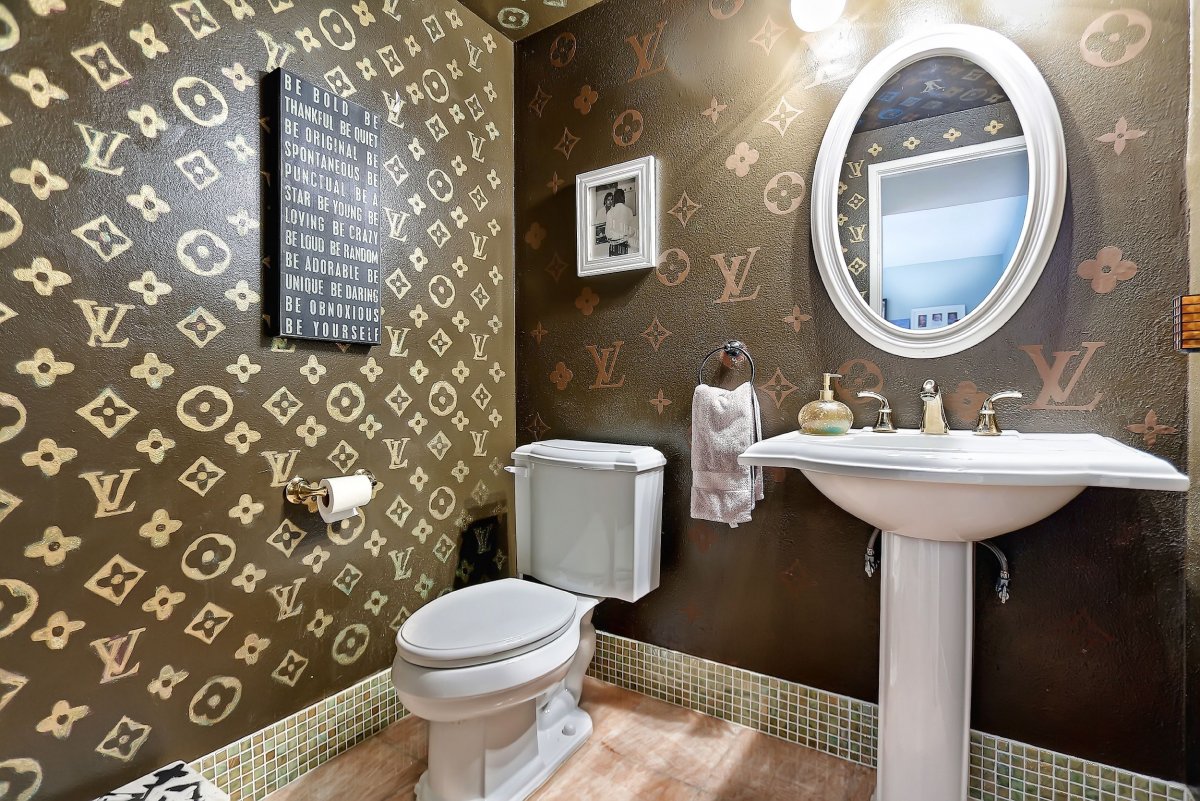 Комната Louis Vuitton