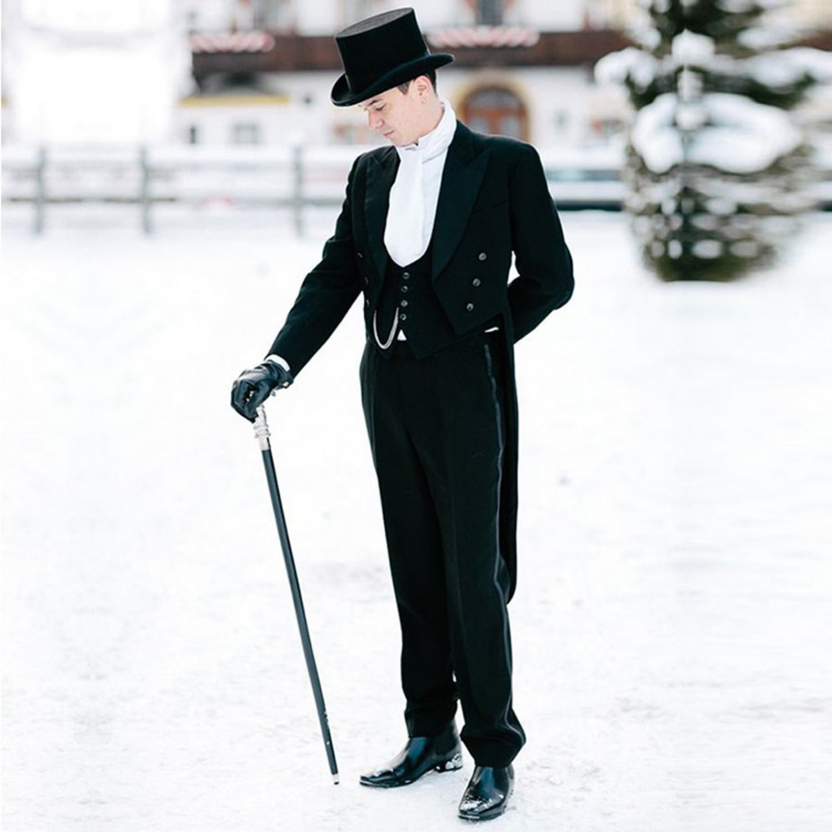 Девушка с тростью