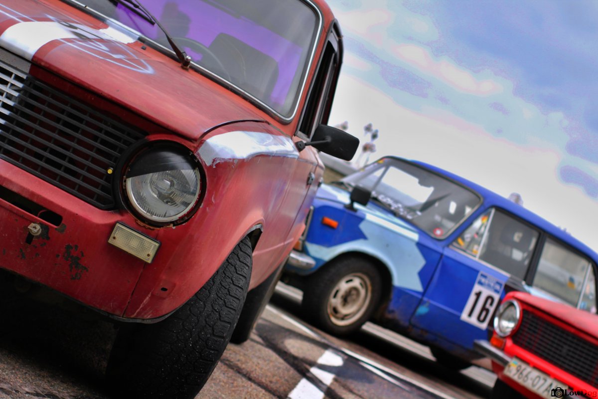 ВАЗ 2105 дрифт Боевая классика