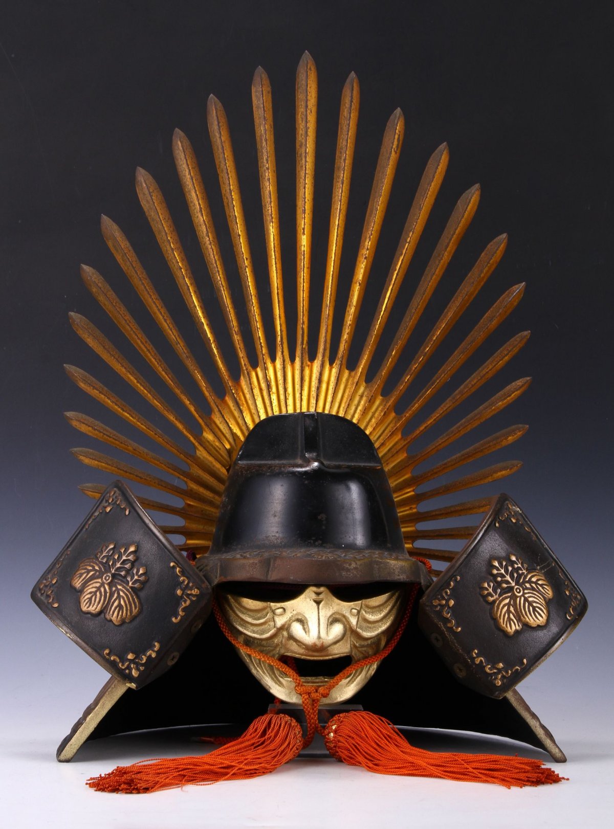 Японский самурайский шлем Кабуто с маской