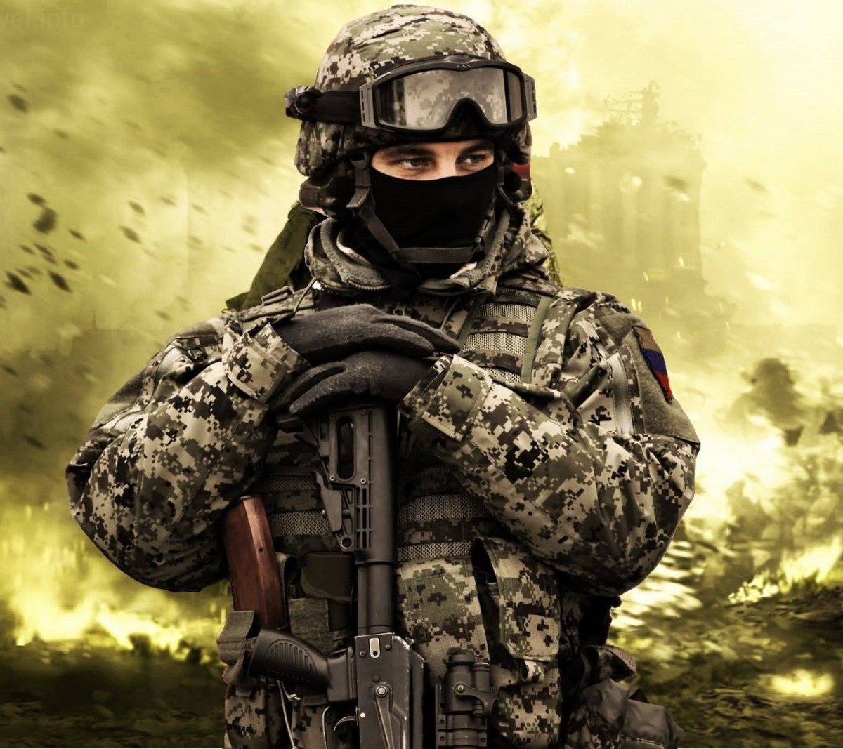 Красивый спецназовец