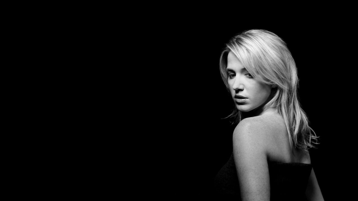 Черный однотонный