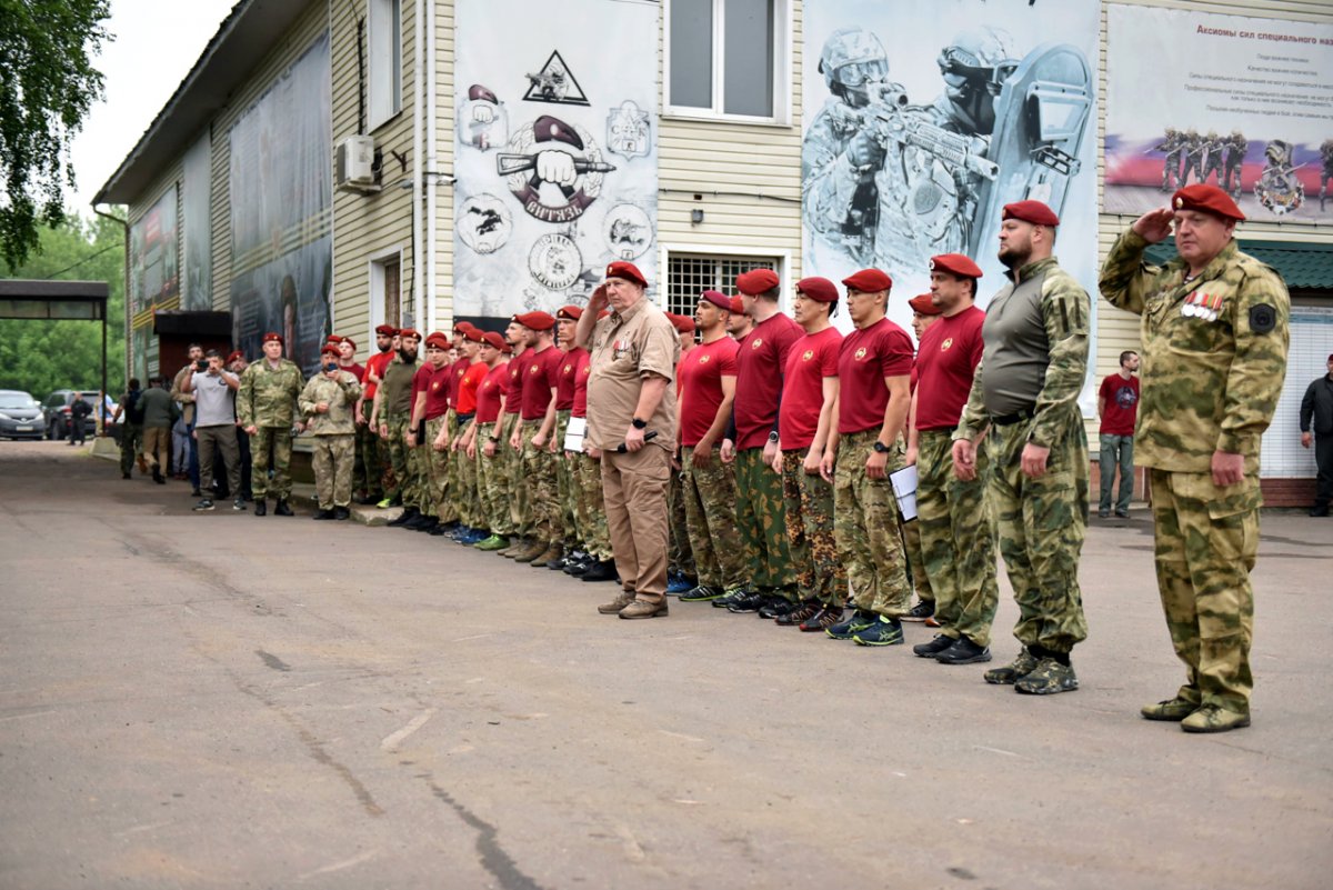 Нож краповых беретов