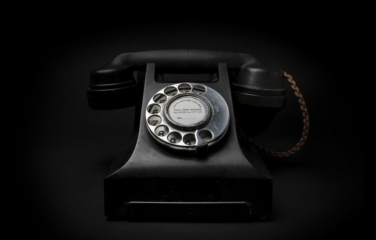 Обои на кнопочный телефон