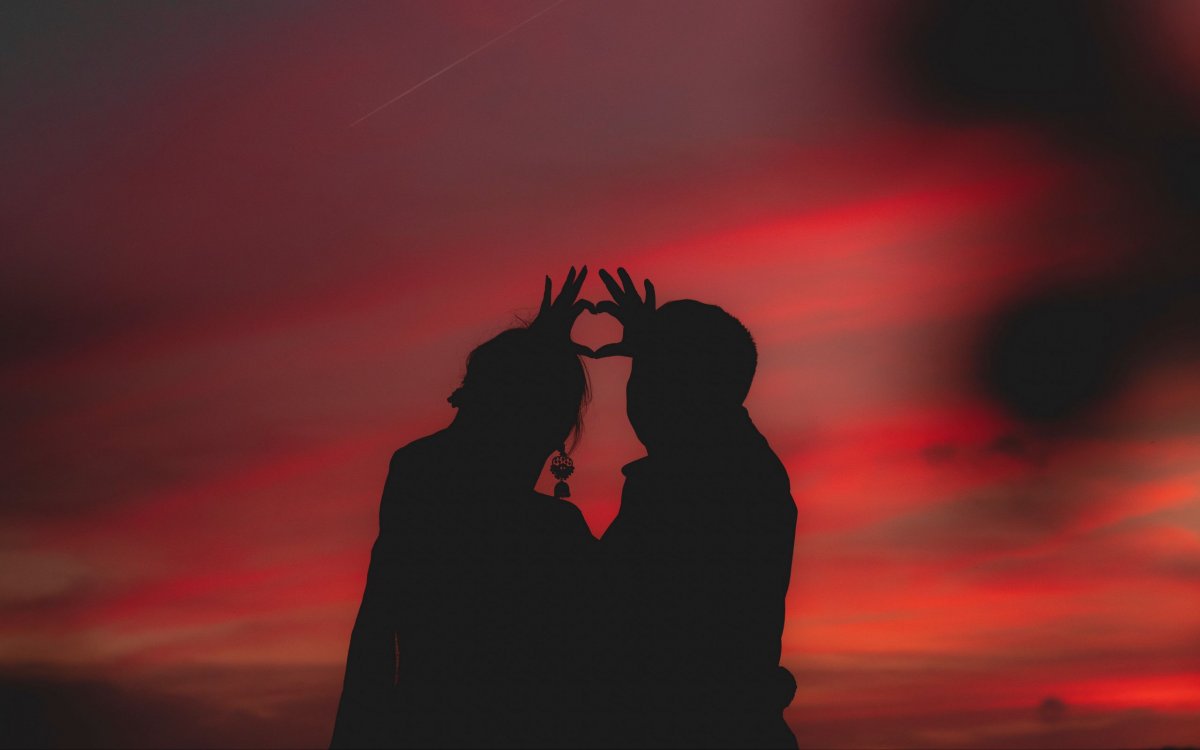 Парные заставки на телефон для влюбленных