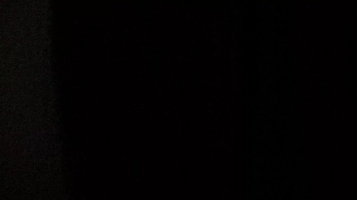 Loading на черном фоне